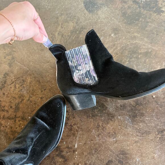 Shelly London Chelsea Boots Velvet Floral Ankle Booties Made in Spain Womens 9 - Picture 5 of 9